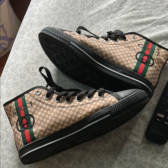 Gucci Black and Tan High-Top Sneakers with Signature Stripes - Picture 3 of 12